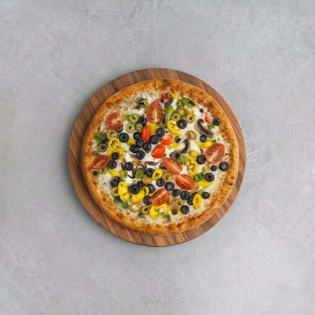 10" Garden Veggie Pizza.