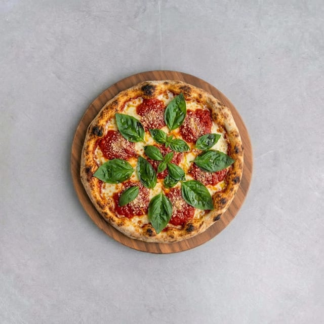 10" Margherita Pizza.