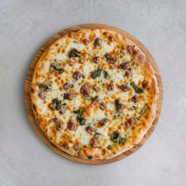 14" Brooklyn White Pizza.