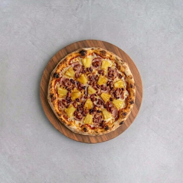 10" Hawaiian Pizza.