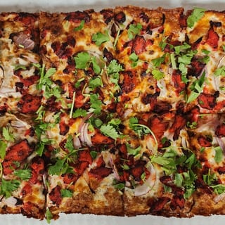Small Tandoori Chicken Detroit-Style Pizza